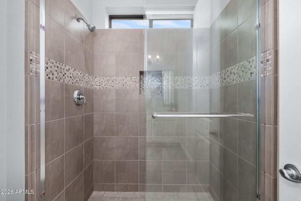 Image 35 of property listing at 2537 E TURNBERRY Drive, Gilbert, AZ 85298