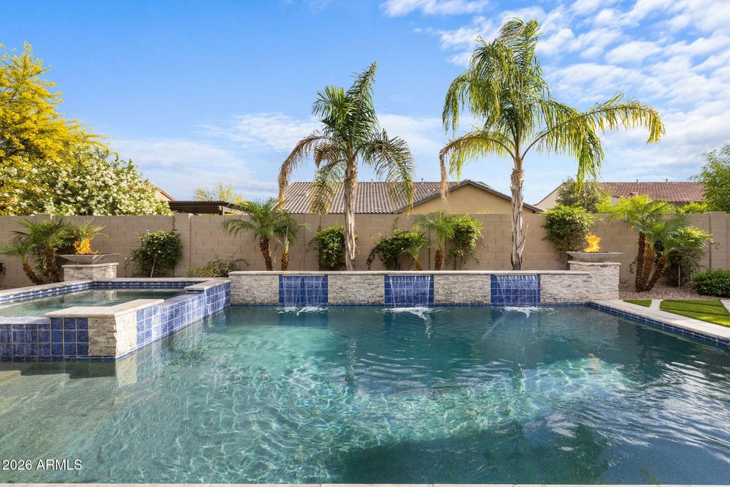 Image 50 of property listing at 2537 E TURNBERRY Drive, Gilbert, AZ 85298