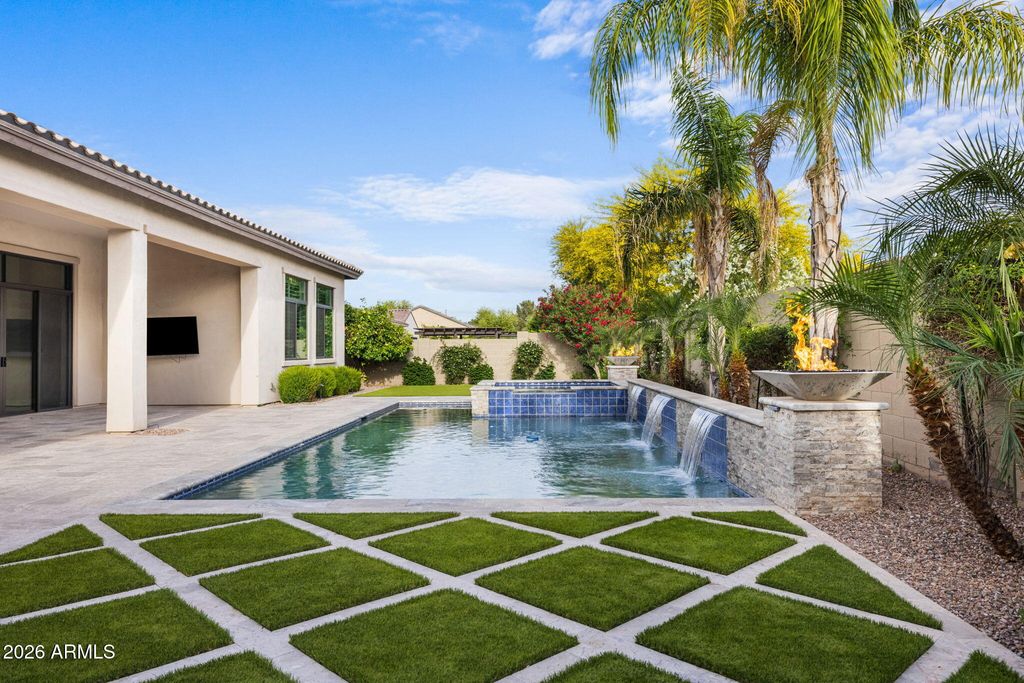 Image 51 of property listing at 2537 E TURNBERRY Drive, Gilbert, AZ 85298