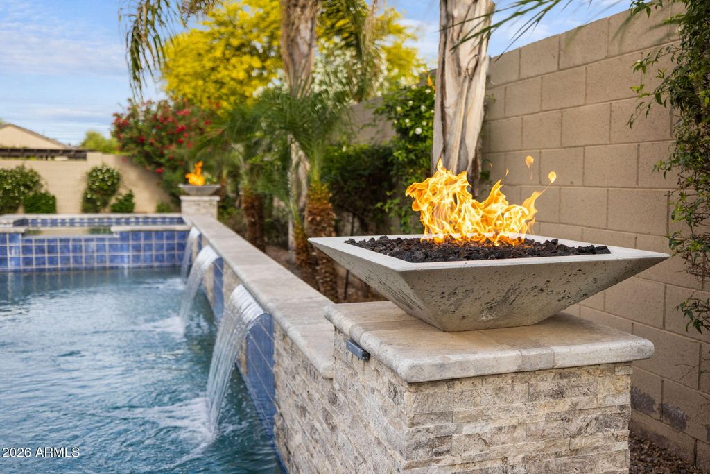 Image 53 of property listing at 2537 E TURNBERRY Drive, Gilbert, AZ 85298