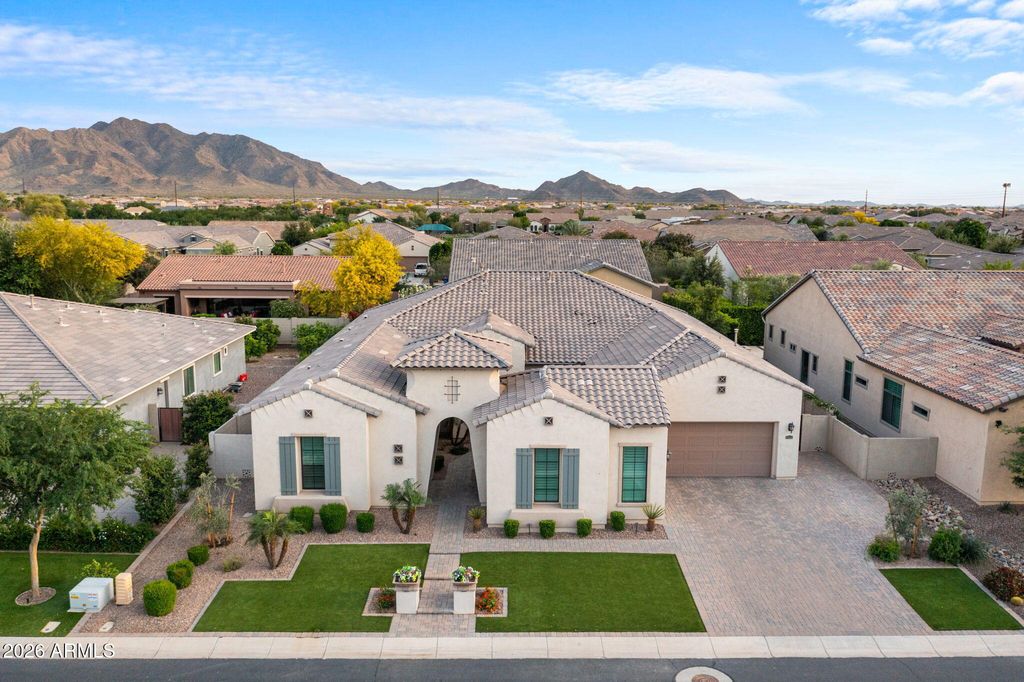 Image 55 of property listing at 2537 E TURNBERRY Drive, Gilbert, AZ 85298