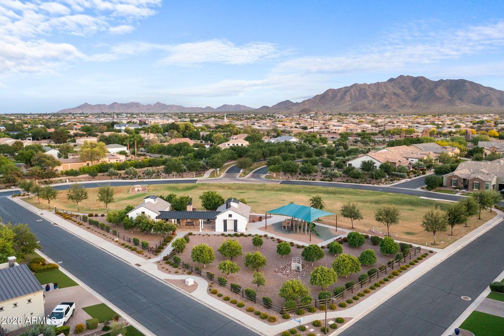 Image 61 of property listing at 2537 E TURNBERRY Drive, Gilbert, AZ 85298