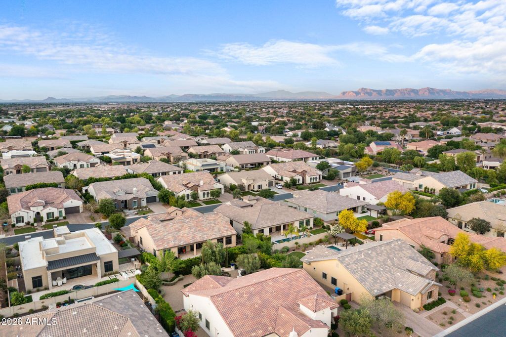 Image 63 of property listing at 2537 E TURNBERRY Drive, Gilbert, AZ 85298