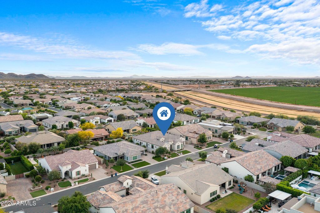 Image 65 of property listing at 2537 E TURNBERRY Drive, Gilbert, AZ 85298