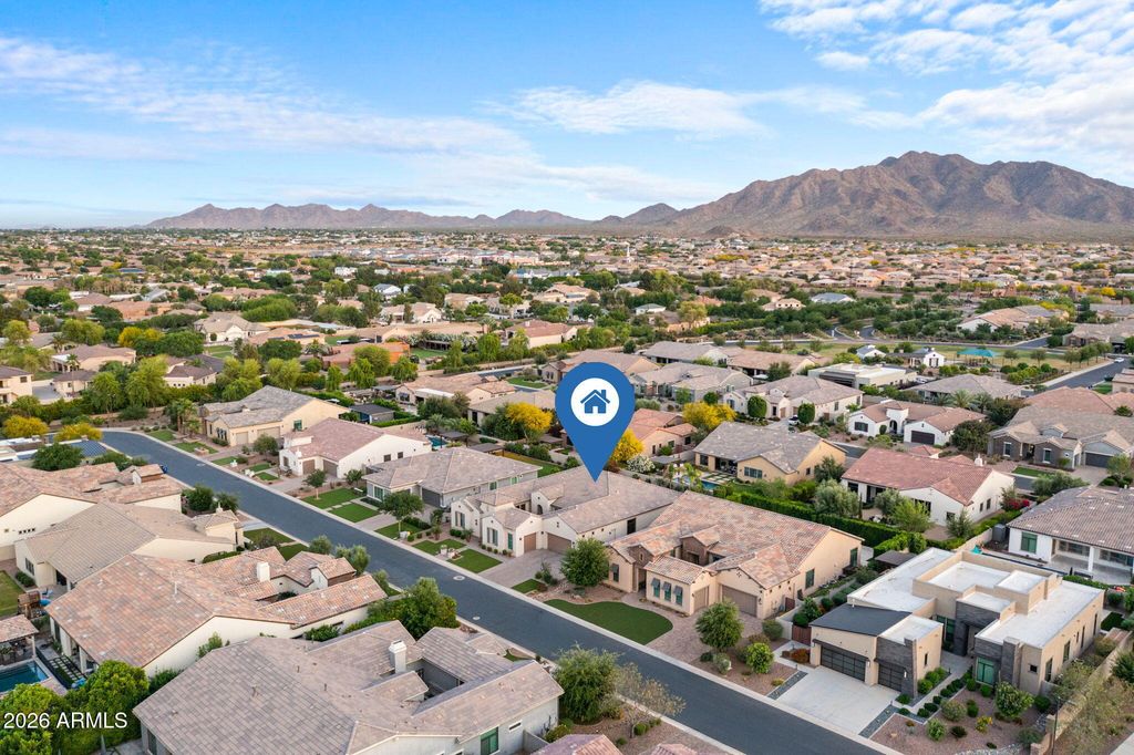 Image 67 of property listing at 2537 E TURNBERRY Drive, Gilbert, AZ 85298