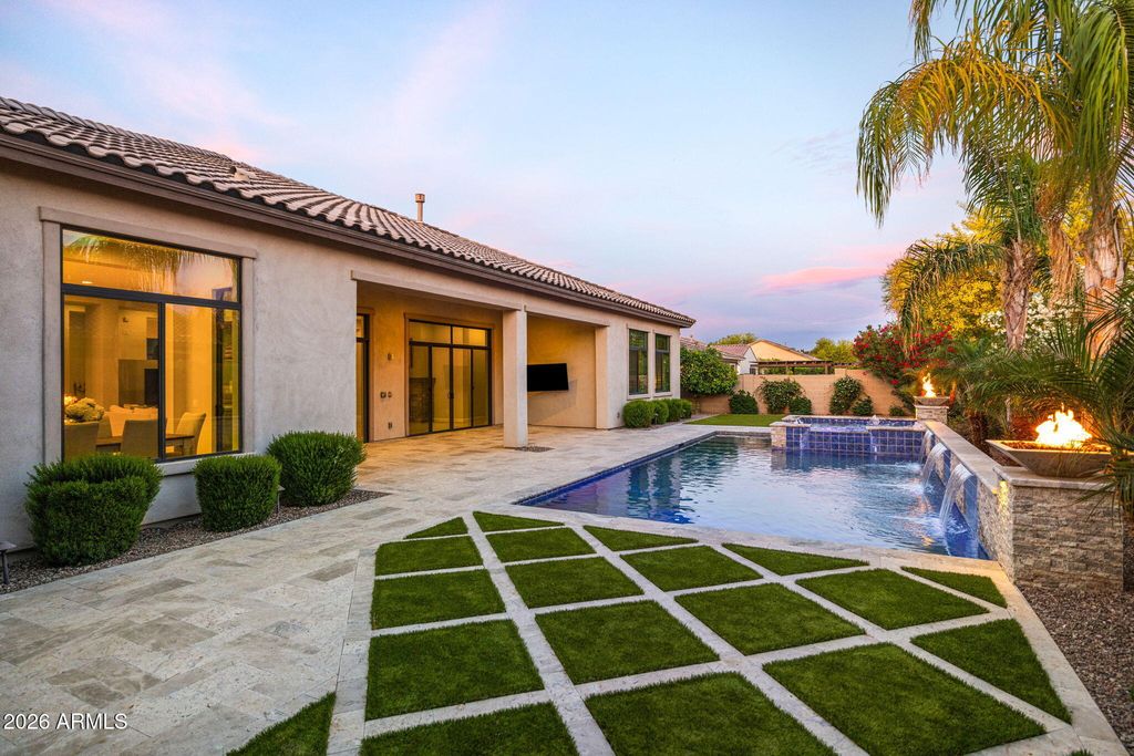 Image 76 of property listing at 2537 E TURNBERRY Drive, Gilbert, AZ 85298