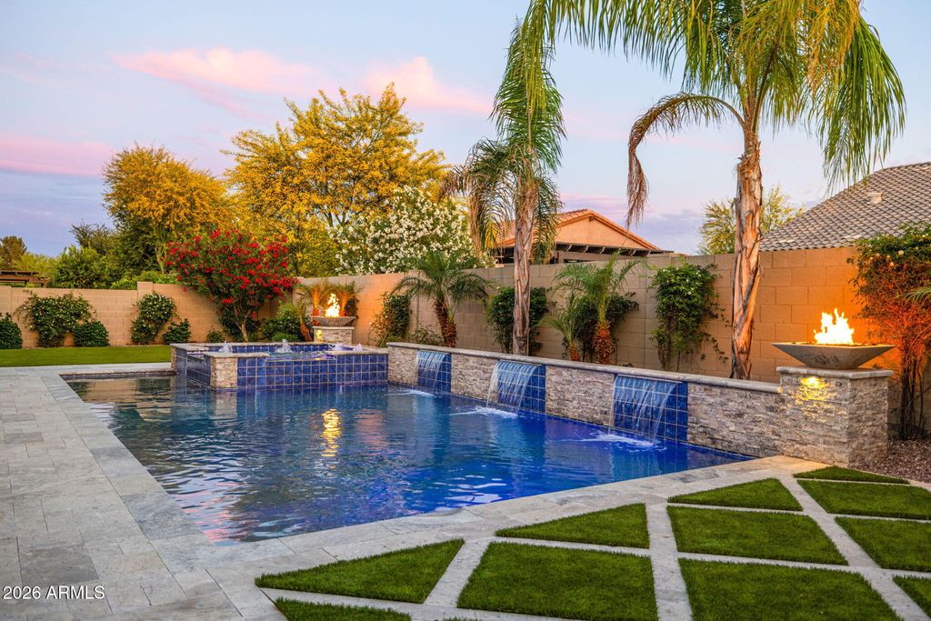 Image 77 of property listing at 2537 E TURNBERRY Drive, Gilbert, AZ 85298