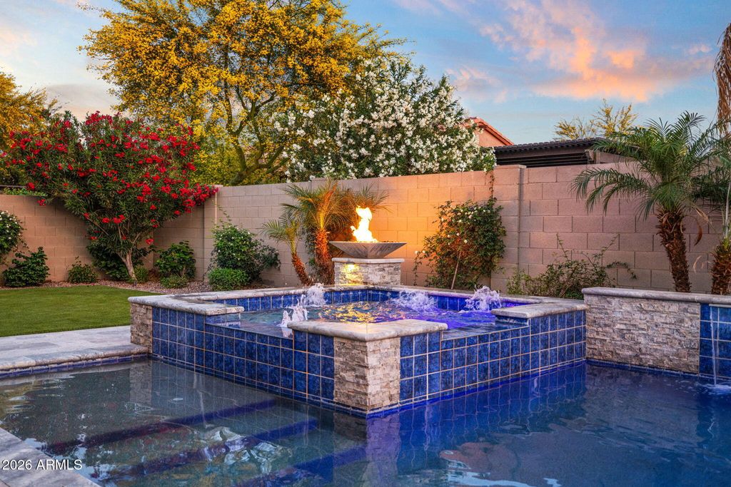 Image 80 of property listing at 2537 E TURNBERRY Drive, Gilbert, AZ 85298