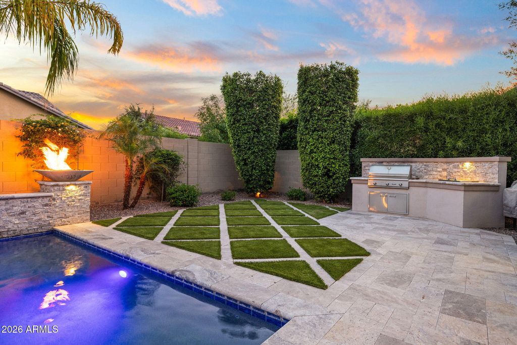 Image 82 of property listing at 2537 E TURNBERRY Drive, Gilbert, AZ 85298