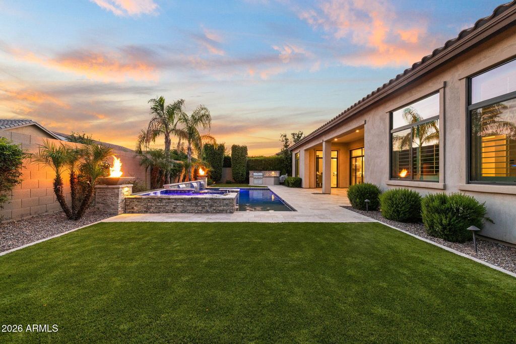 Image 84 of property listing at 2537 E TURNBERRY Drive, Gilbert, AZ 85298