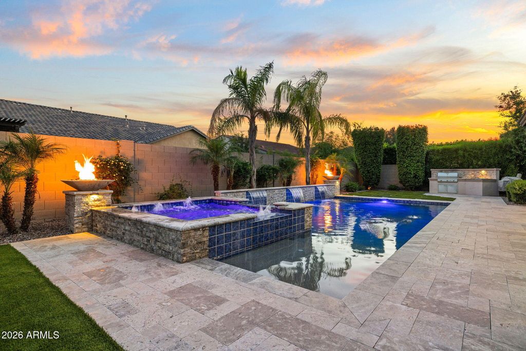 Image 86 of property listing at 2537 E TURNBERRY Drive, Gilbert, AZ 85298