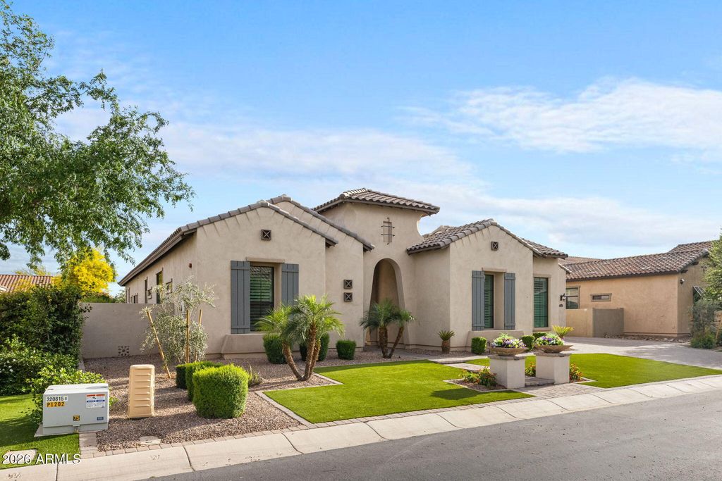 Image 88 of property listing at 2537 E TURNBERRY Drive, Gilbert, AZ 85298