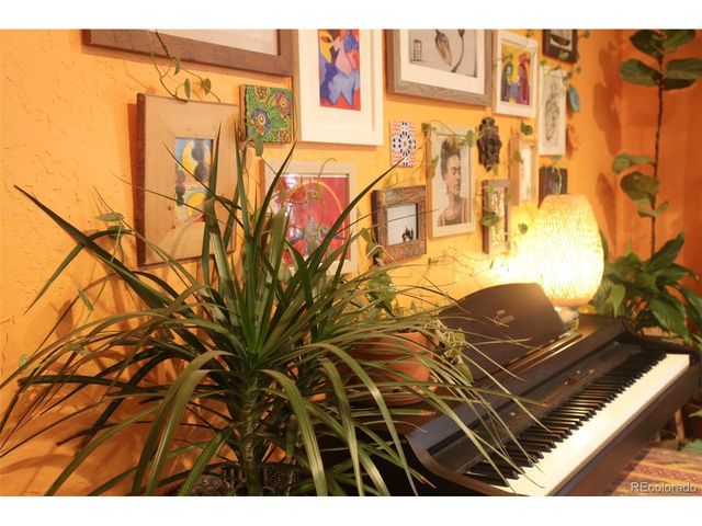 823 S Raritan St, Denver, CO 80223