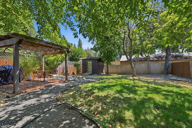 623 Brighton St, Grass Valley, CA 95945