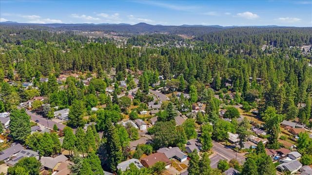 623 Brighton St, Grass Valley, CA 95945