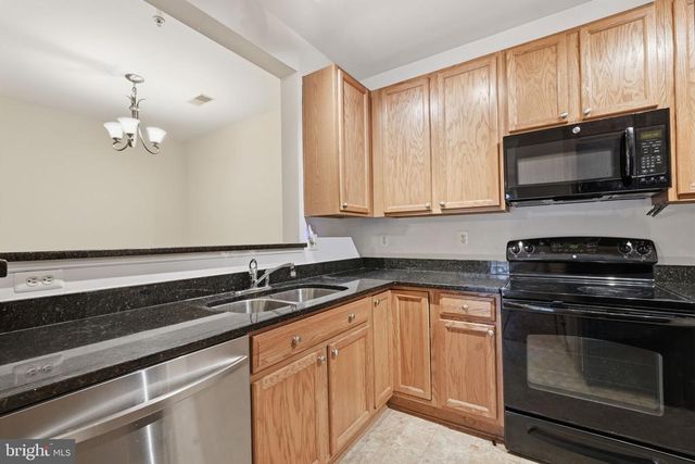 6185 Willow Pl Apt 108, Bealeton, VA 22712