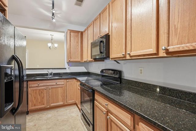 6185 Willow Pl Apt 108, Bealeton, VA 22712