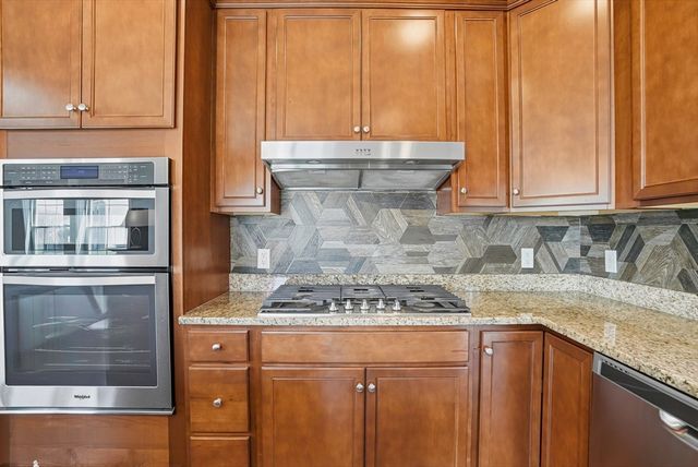 25 Spruce St 25, Hopkinton, MA 01748