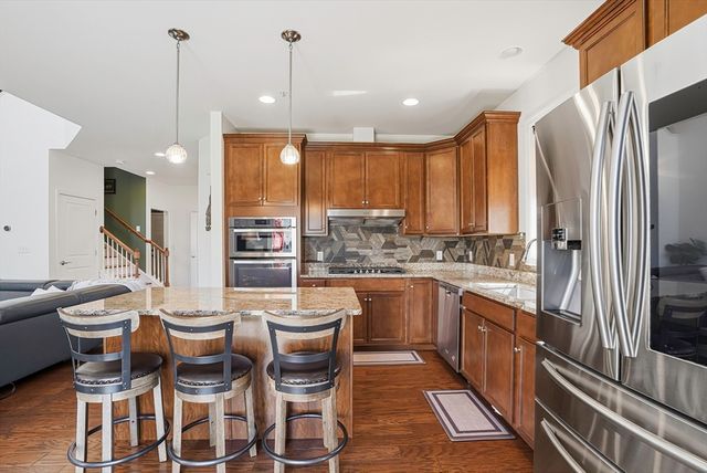 25 Spruce St 25, Hopkinton, MA 01748