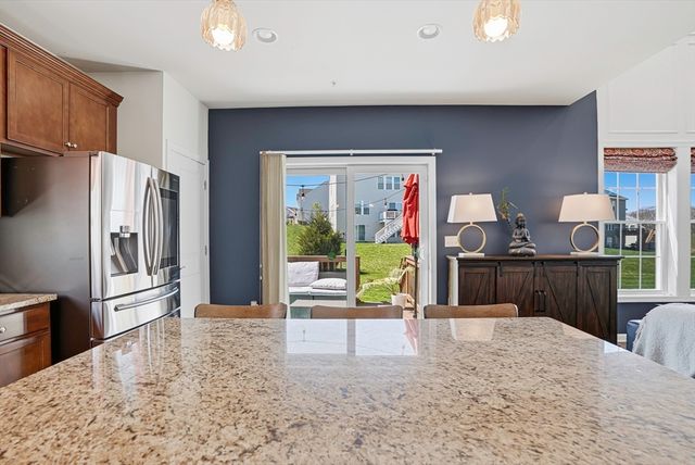 25 Spruce St 25, Hopkinton, MA 01748