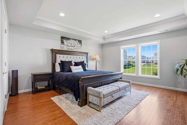 25 Spruce St 25, Hopkinton, MA 01748