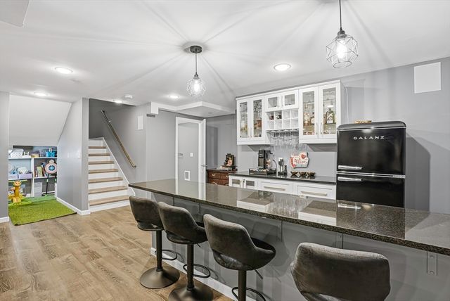 25 Spruce St 25, Hopkinton, MA 01748