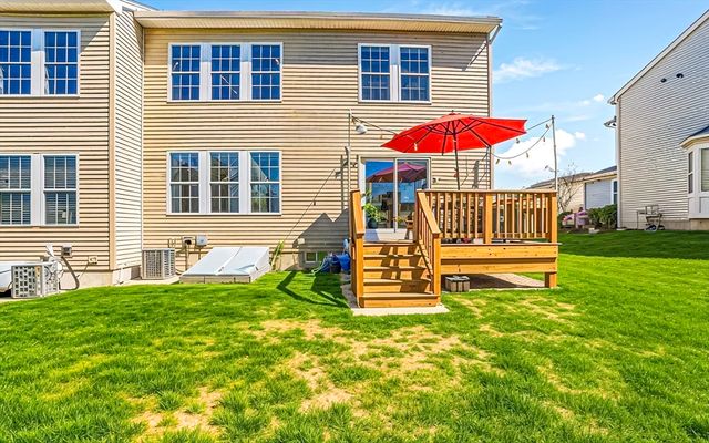 25 Spruce St 25, Hopkinton, MA 01748