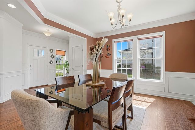 25 Spruce St 25, Hopkinton, MA 01748