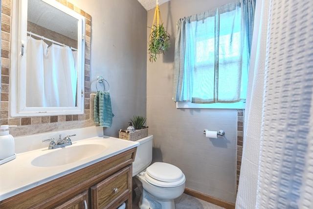 623 S Grove Dr, Wichita, KS 67211
