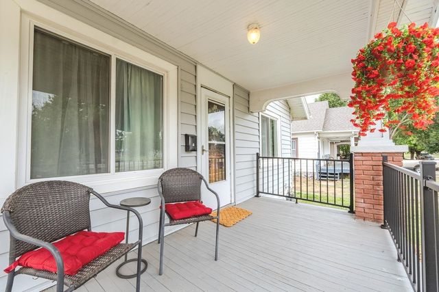 623 S Grove Dr, Wichita, KS 67211