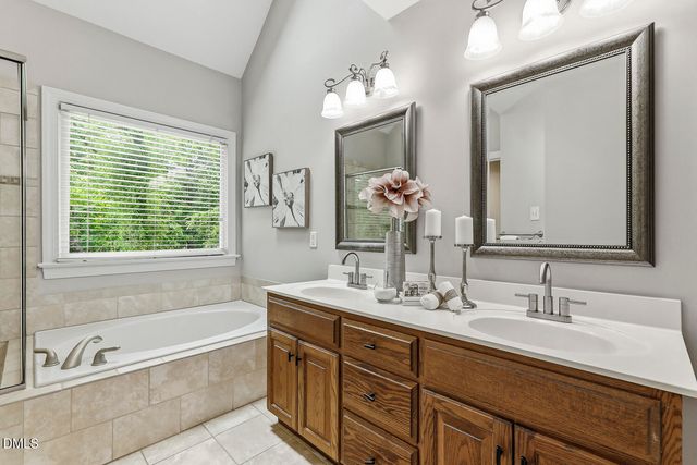 2013 W Sterlington Place, Apex, NC 27502