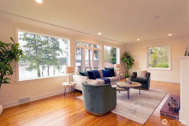 10826 Meadow Road SW, Lakewood, WA 98499