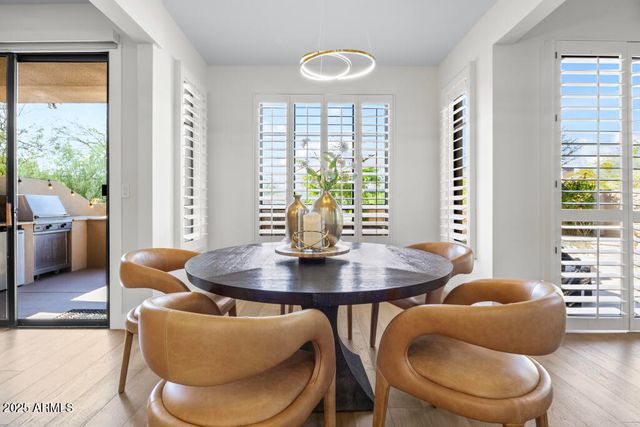 25150 N WINDY WALK Drive 4, Scottsdale, AZ 85255