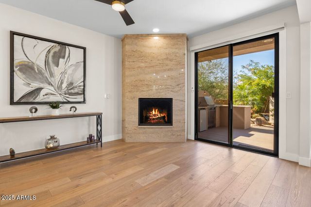 25150 N WINDY WALK Drive 4, Scottsdale, AZ 85255