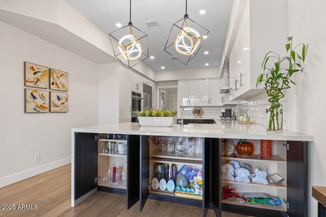 25150 N WINDY WALK Drive 4, Scottsdale, AZ 85255