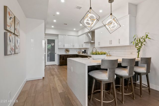 25150 N WINDY WALK Drive 4, Scottsdale, AZ 85255