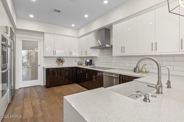 25150 N WINDY WALK Drive 4, Scottsdale, AZ 85255