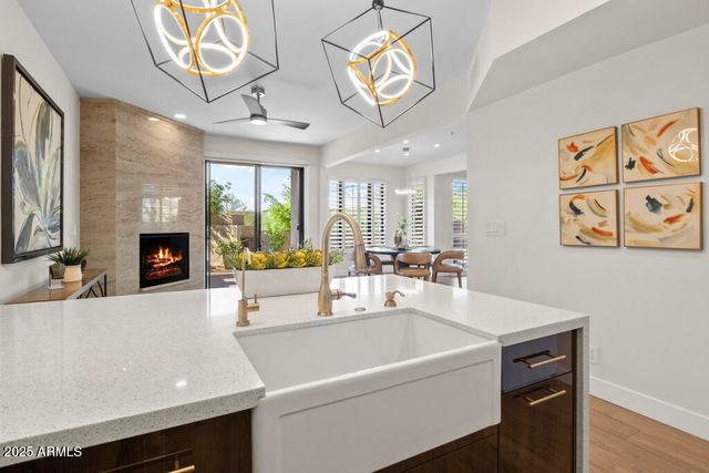 25150 N WINDY WALK Drive 4, Scottsdale, AZ 85255