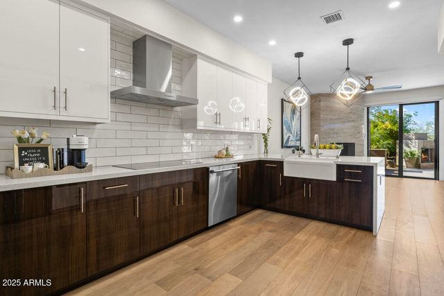 25150 N WINDY WALK Drive 4, Scottsdale, AZ 85255