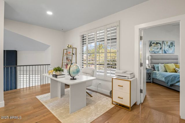 25150 N WINDY WALK Drive 4, Scottsdale, AZ 85255