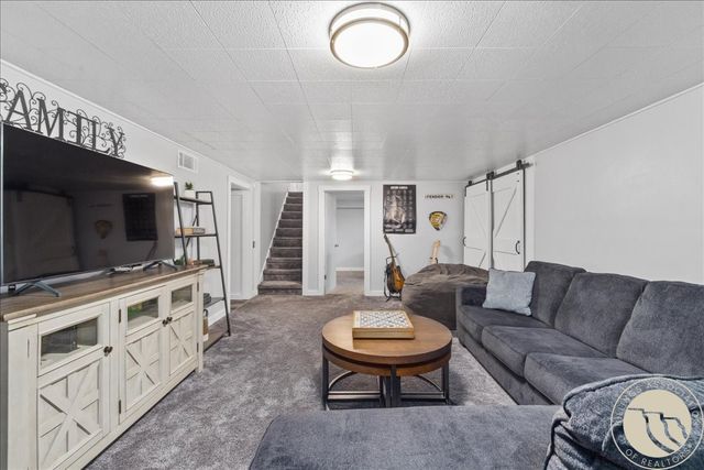 2702 Terry Ave, Billings, MT 59102
