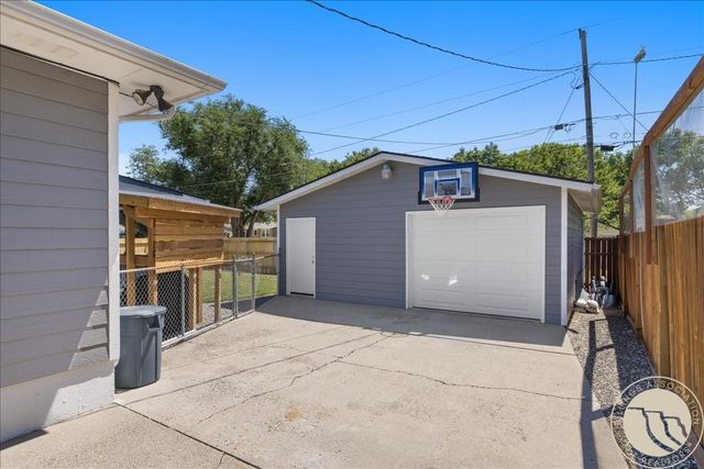 2702 Terry Ave, Billings, MT 59102