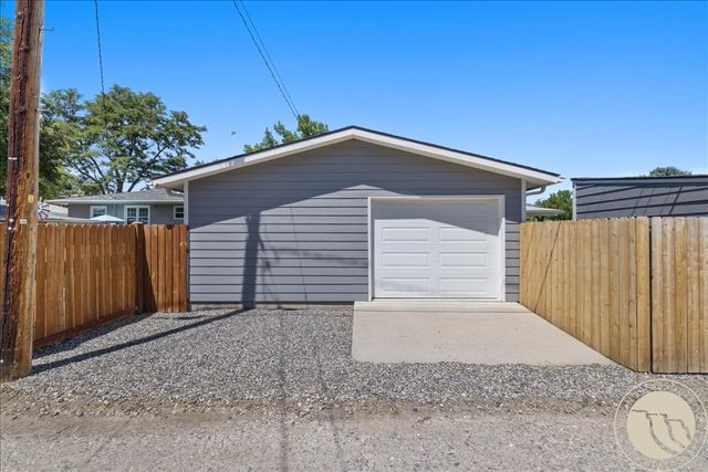 2702 Terry Ave, Billings, MT 59102