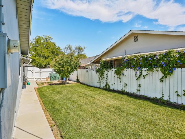 5851 Shenandoah Dr, Sacramento, CA 95841