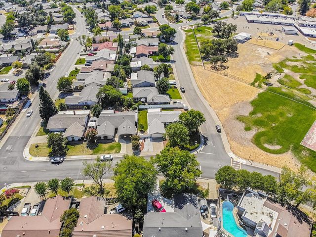 5851 Shenandoah Dr, Sacramento, CA 95841