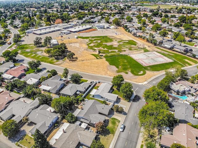 5851 Shenandoah Dr, Sacramento, CA 95841