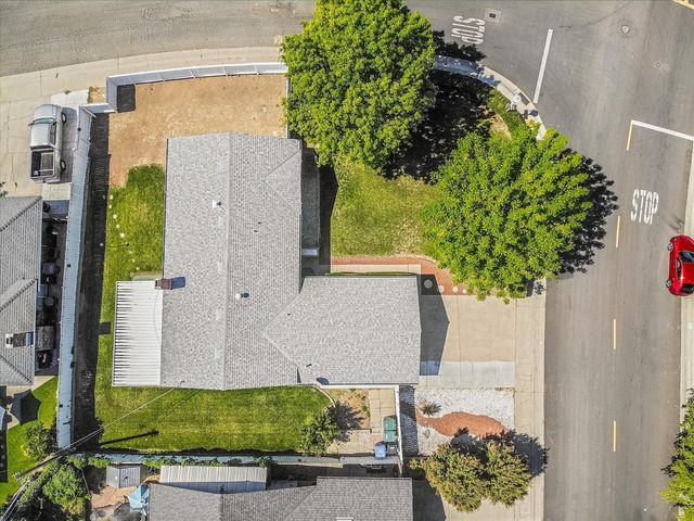 5851 Shenandoah Dr, Sacramento, CA 95841