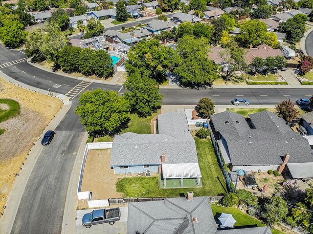 5851 Shenandoah Dr, Sacramento, CA 95841