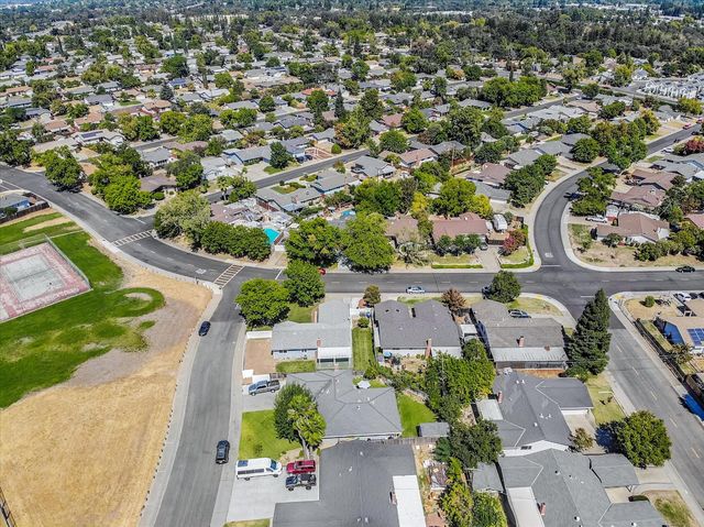 5851 Shenandoah Dr, Sacramento, CA 95841