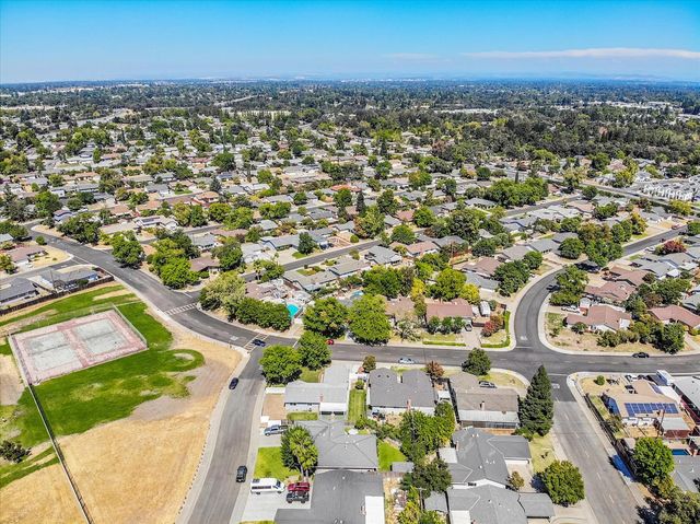 5851 Shenandoah Dr, Sacramento, CA 95841